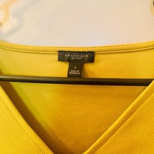 Long Sleeves ruffle.